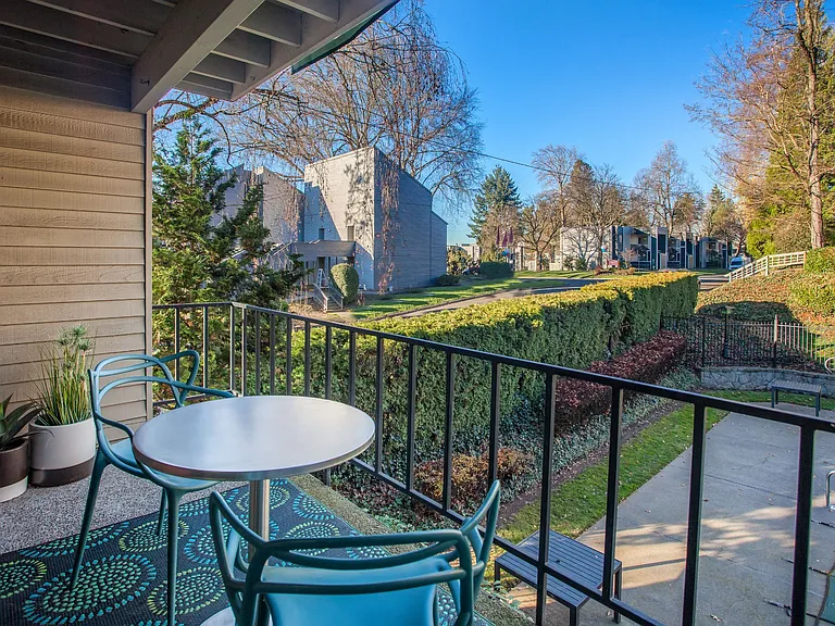Garden Park Apartments — Photo 9