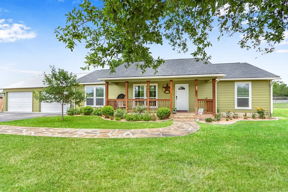 20051 Senior Rd in Von Ormy, TX 78073 — Photo 1