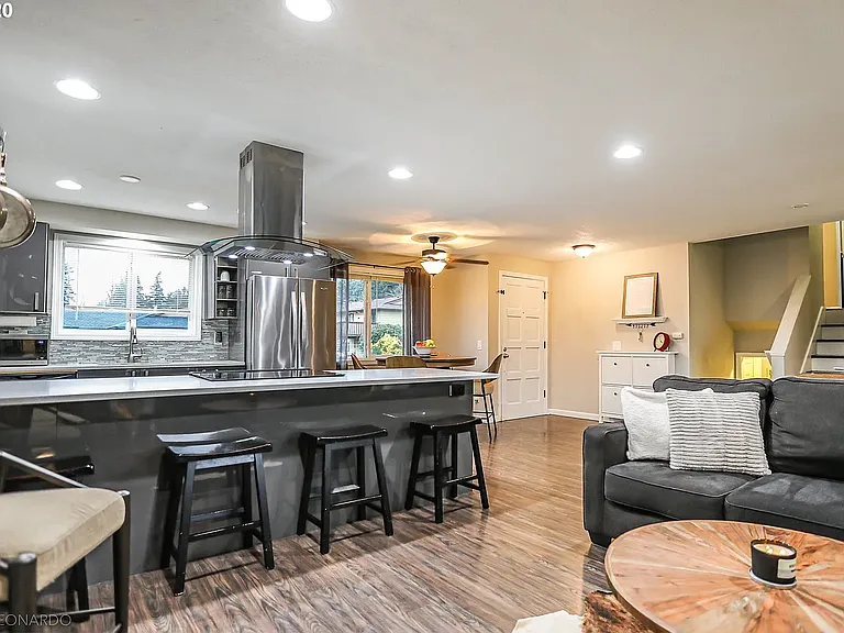 3551 NE 7th Ct — Photo 7