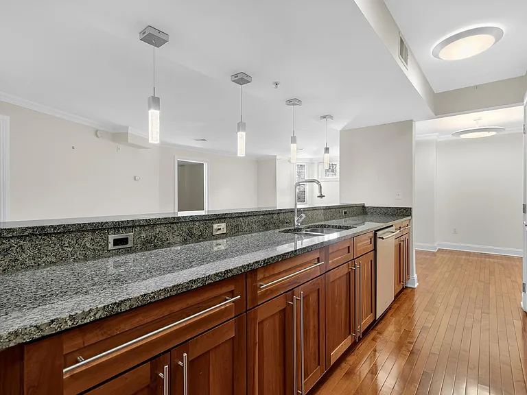 1020 Pennsylvania Ave SE #102 — Photo 6