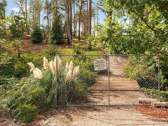3rd image of 5976 Fickett Ln