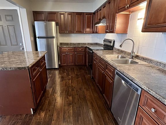 2nd image of 908 Wescott Sq APT 103