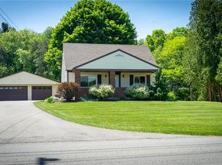 212 S Eberhart Rd, Butler, PA 16001