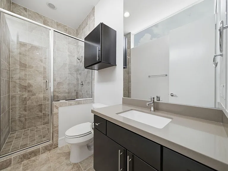 1221 W 17th St — Photo 27
