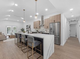 1826 Woodcrest Dr, Houston, TX 77018