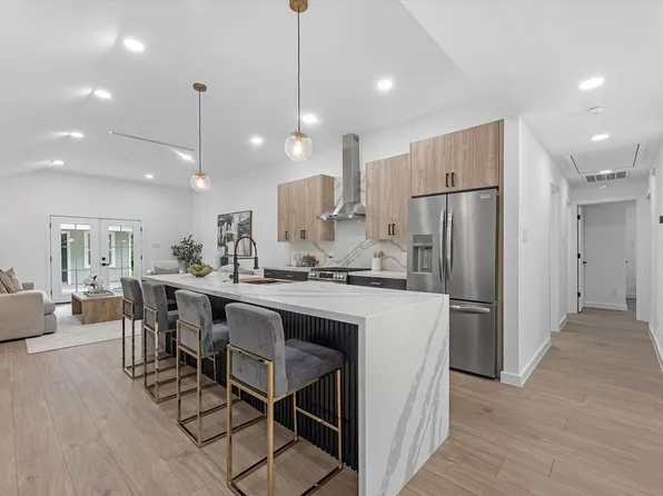 1826 Woodcrest Dr, Houston, TX 77018