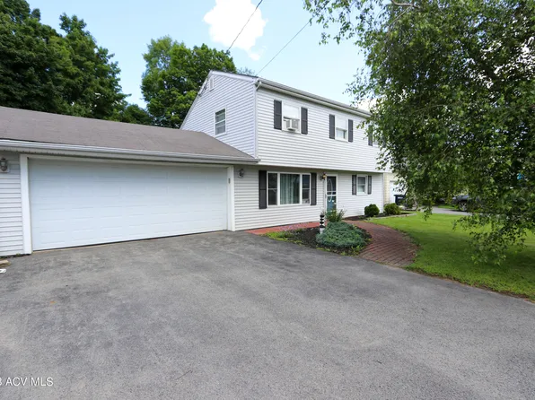 3 Valcour Blvd, Plattsburgh, NY 12901