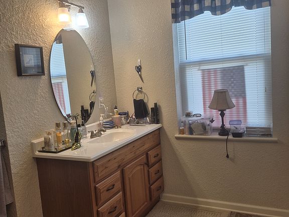 5th image of 139 W Peoria St #202