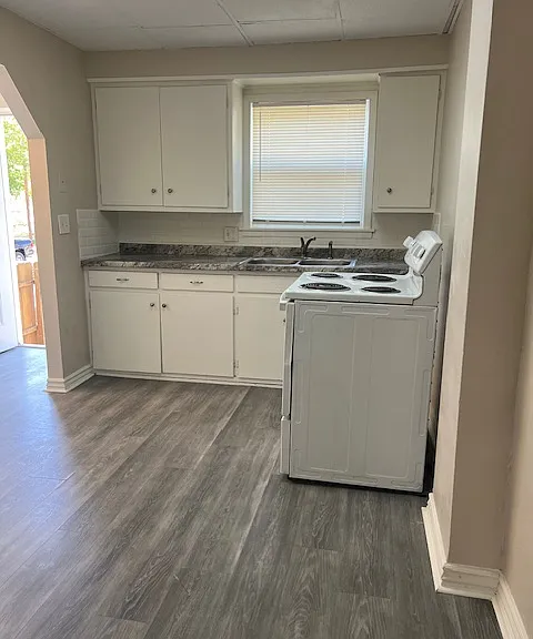 673-675 S Burgess Ave #675 — Photo 5