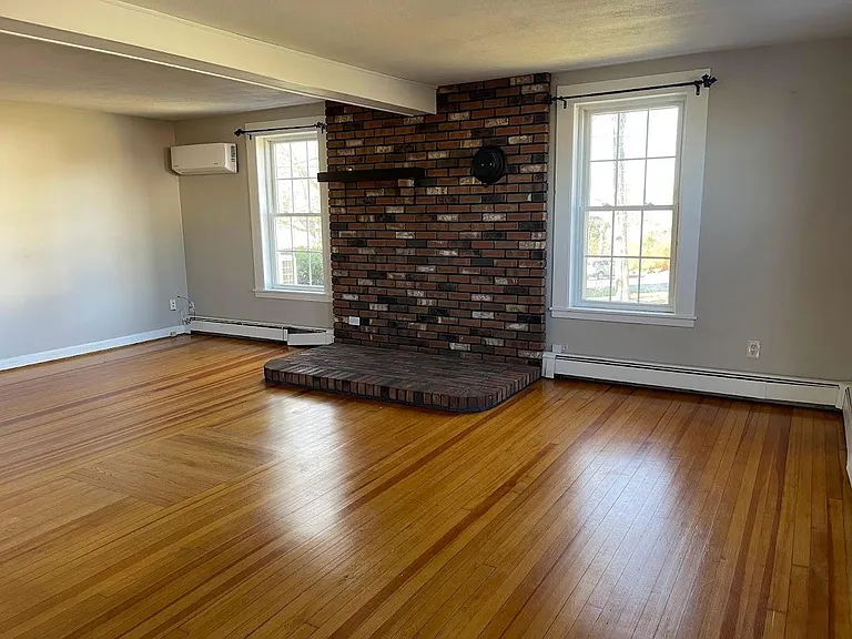 29 N Main St #A — Photo 5