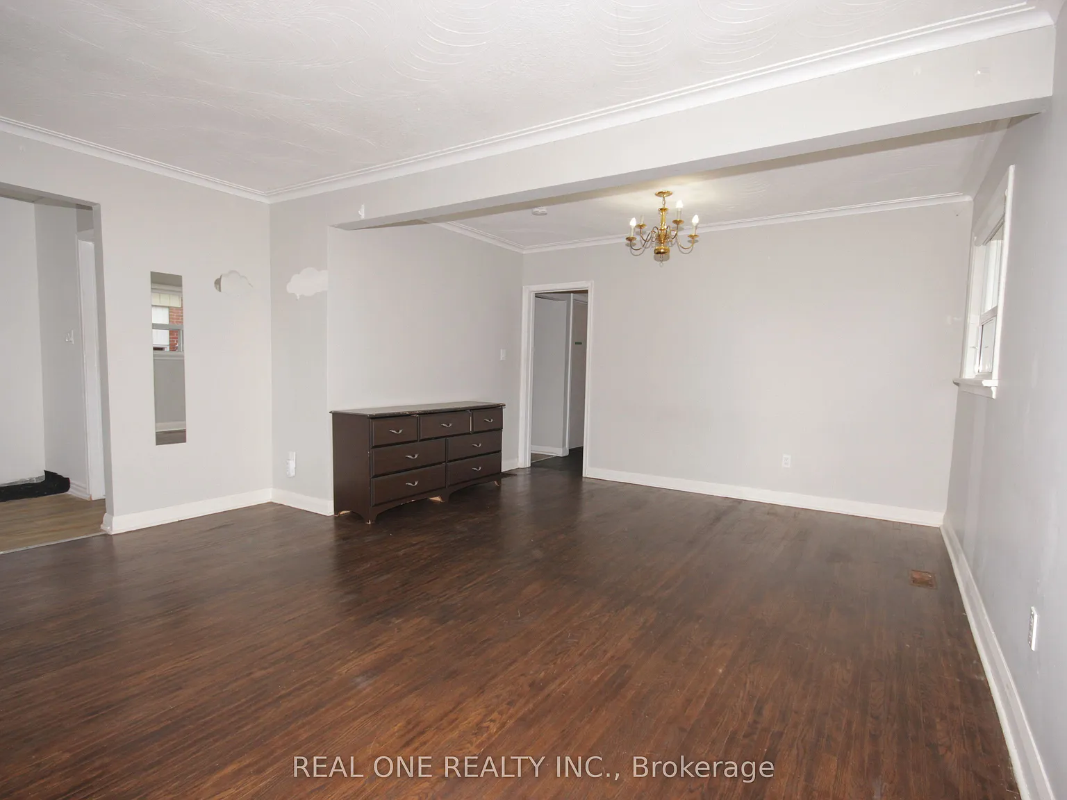 3 bed, $2,400 — Photo 3
