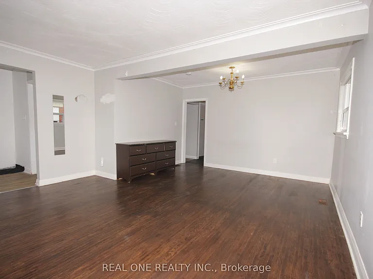 157 Shropshire Dr — Photo 3