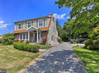 17 Maple Rd, York, PA 17403