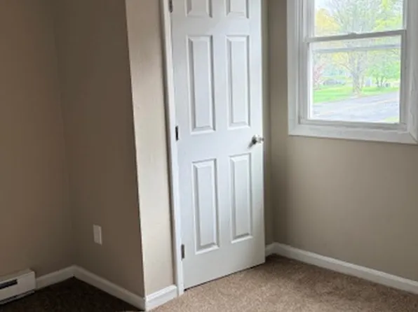 (undisclosed Address), Springfield, MA 01107