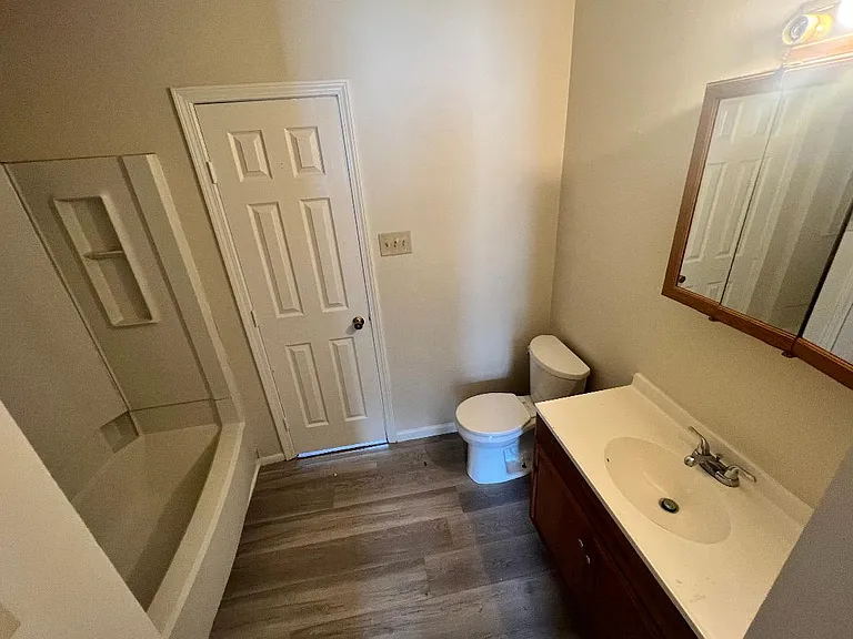 1859 Southpointe Dr #3 — Photo 8