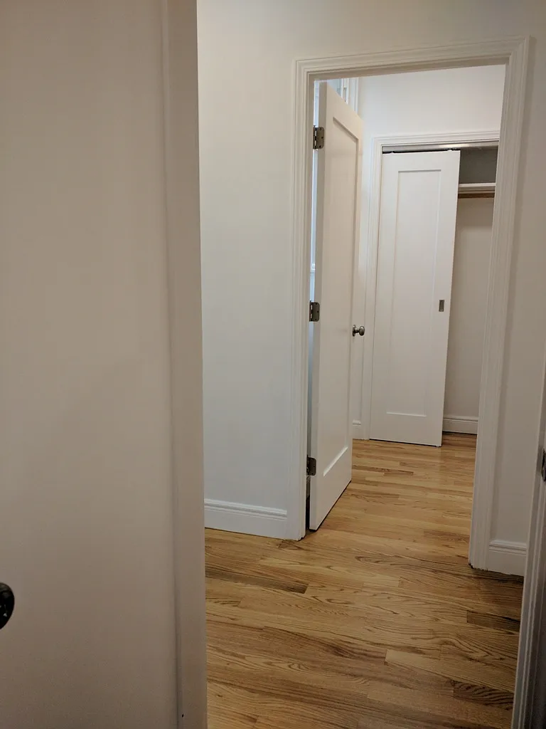 1 bed, 350 sqft, $2,400 — Photo 3