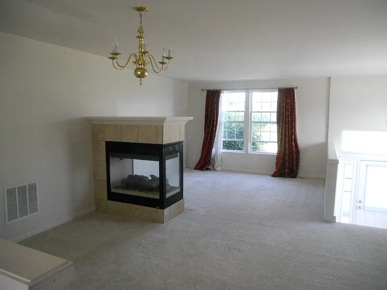578 Conservatory Ln #578 — Photo 5