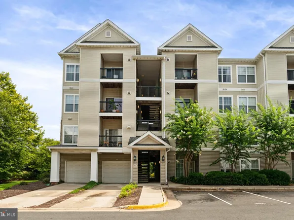 5115 Travis Edward Way APT I, Centreville, VA 20120