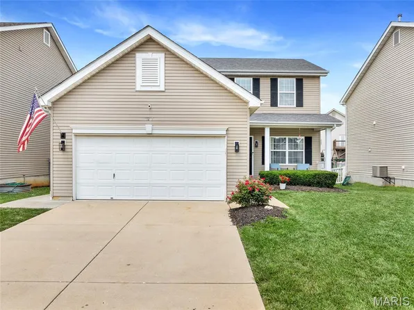 1217 Woodgrove Park Dr, O'Fallon, MO 63366