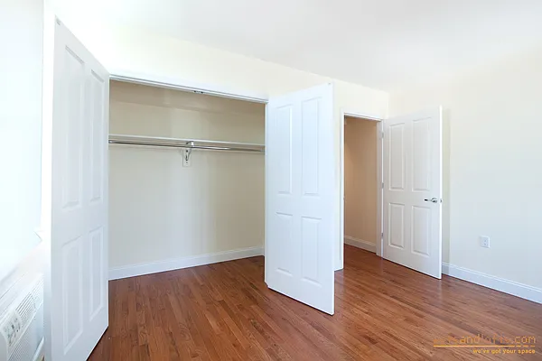 Rented by aptsandlofts.com | media 12