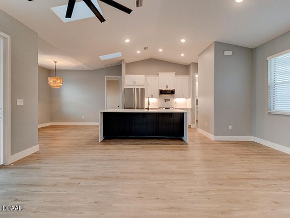 5th image of 157 Pierside Dr