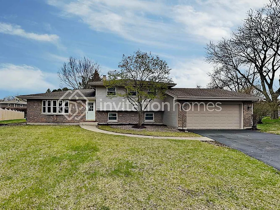 5S531 Bonnie Ct