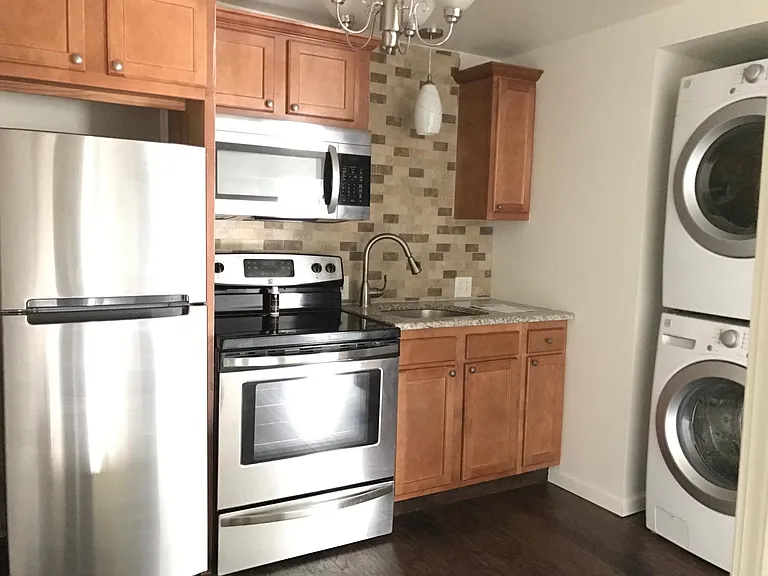 414 Fox St #1 — Photo 4