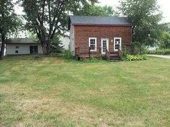 878 E Washington St, Prescott, WI 54021