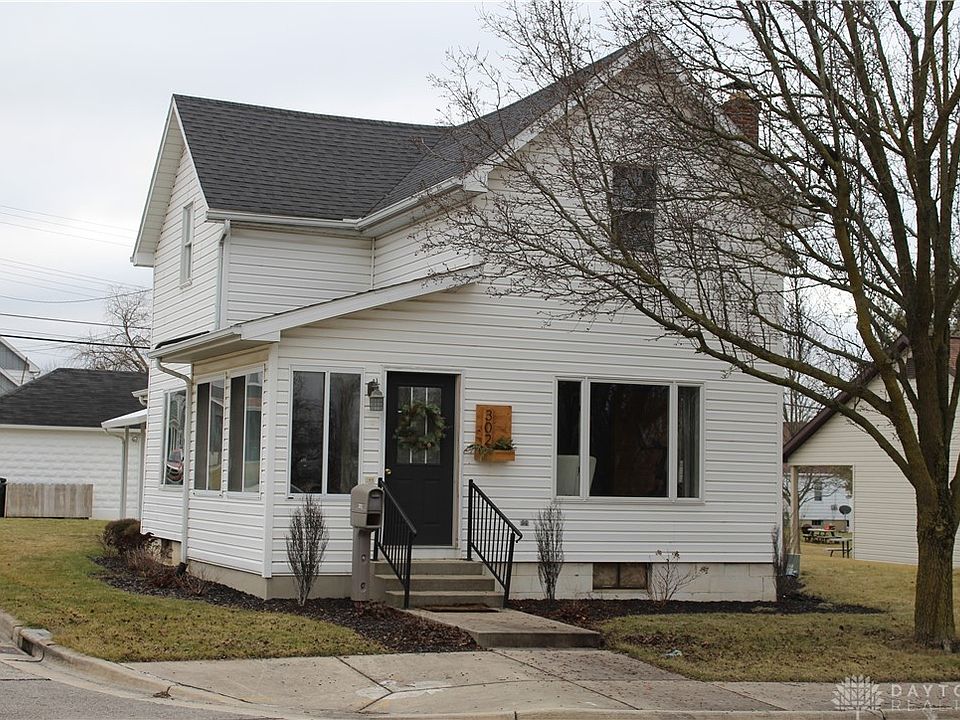 1st image of 302 W Main St