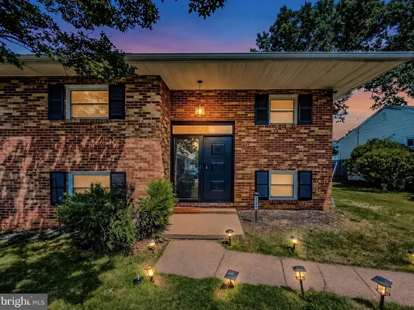 292 Mackintosh Dr, Glen Burnie, MD 21061