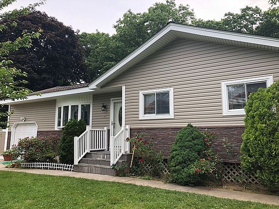 2nd image of 25 Shenandoah Blvd