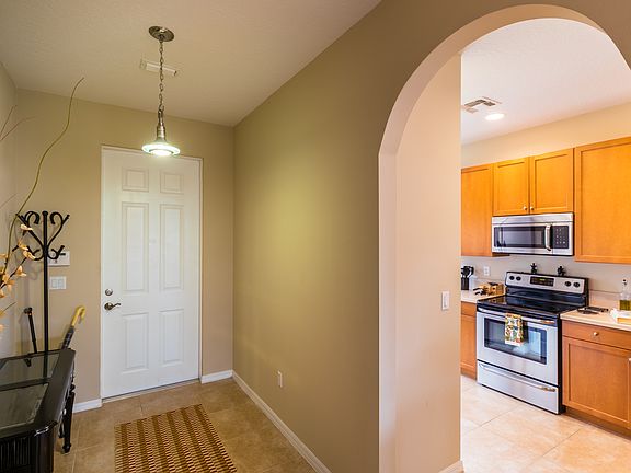 4th image of 10069 SW Stonegate Dr