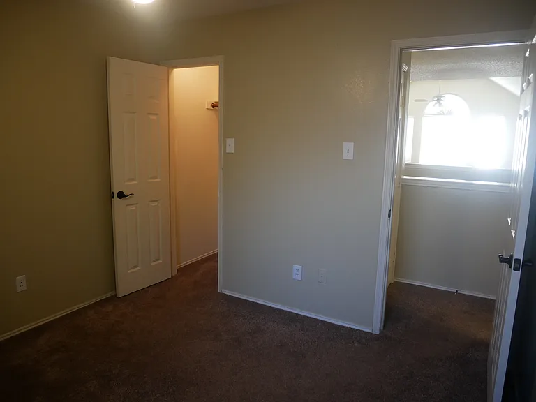 7135 Saint Augustine Dr — Photo 15