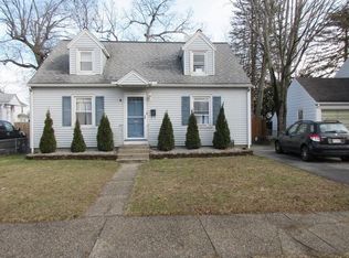 49 Glenham St, Springfield, MA 01104