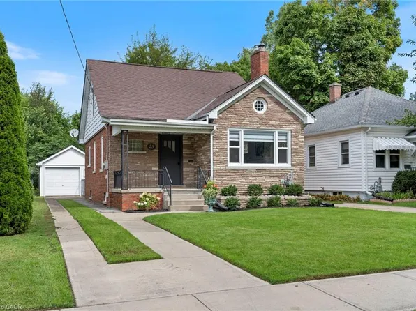 25 McCall St, Norfolk County, ON N3Y 2C5