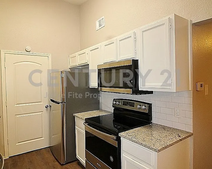 6620 S Creek Dr — Photo 8