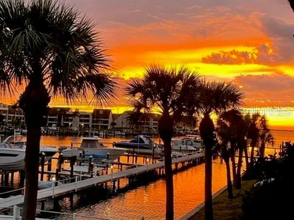 105 Yacht Club Ln, Tierra Verde, FL 33715