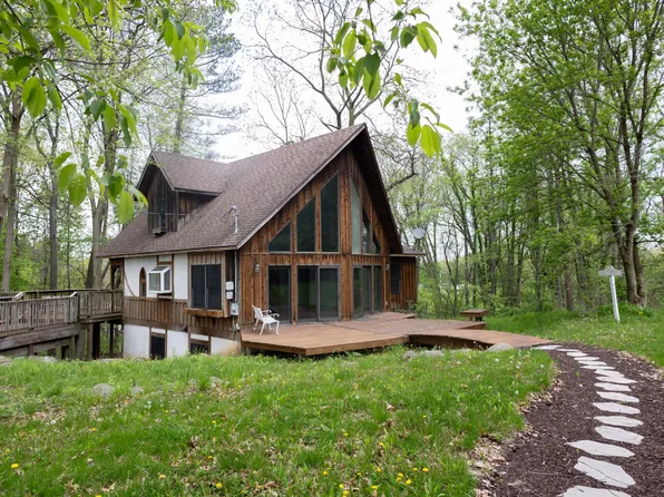 6020 Clark Rd, Bath, MI 48808