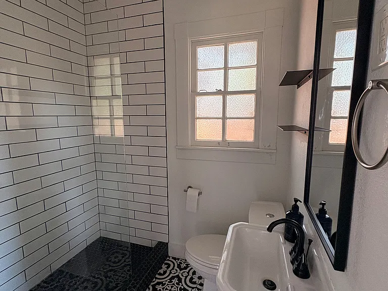 2626 Morrow Ave — Photo 4