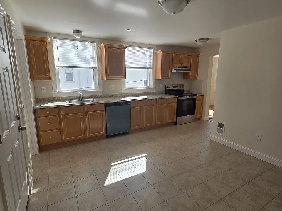 69 Mall St #1