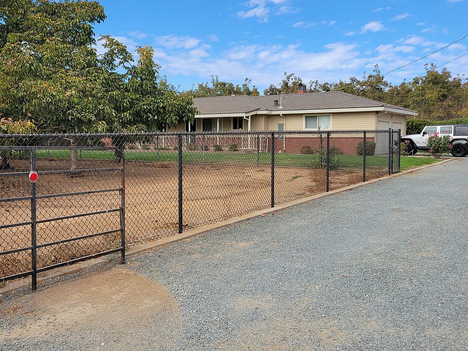 2nd image of 23851 E Milton Rd