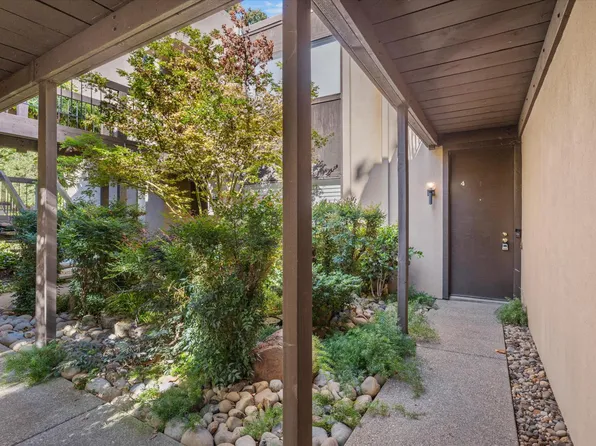 2241 Woodside Ln Unit 4, Sacramento, CA 95825