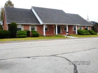 1 Oak Cir, Hanover, PA 17331