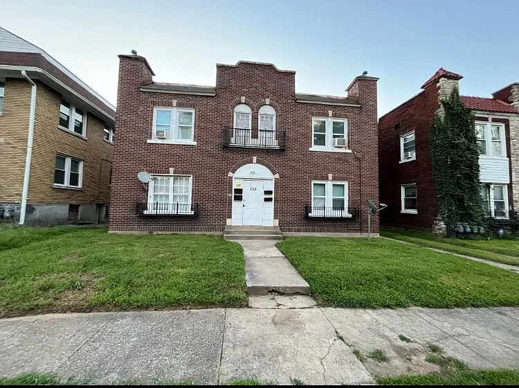 Hazel St — Photo 1