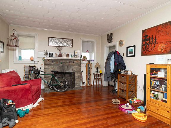 5th image of 140 Harrison Ave