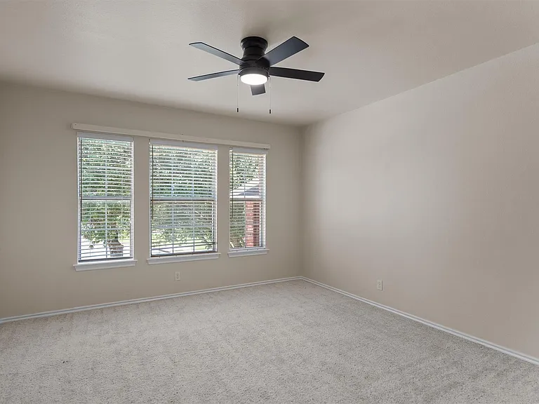 201 Covala Dr — Photo 33