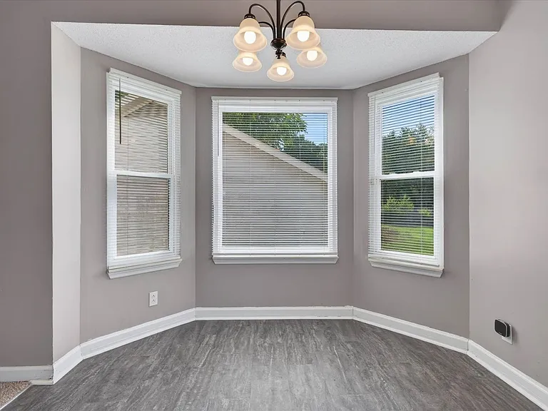 91 Grassmire Dr — Photo 11