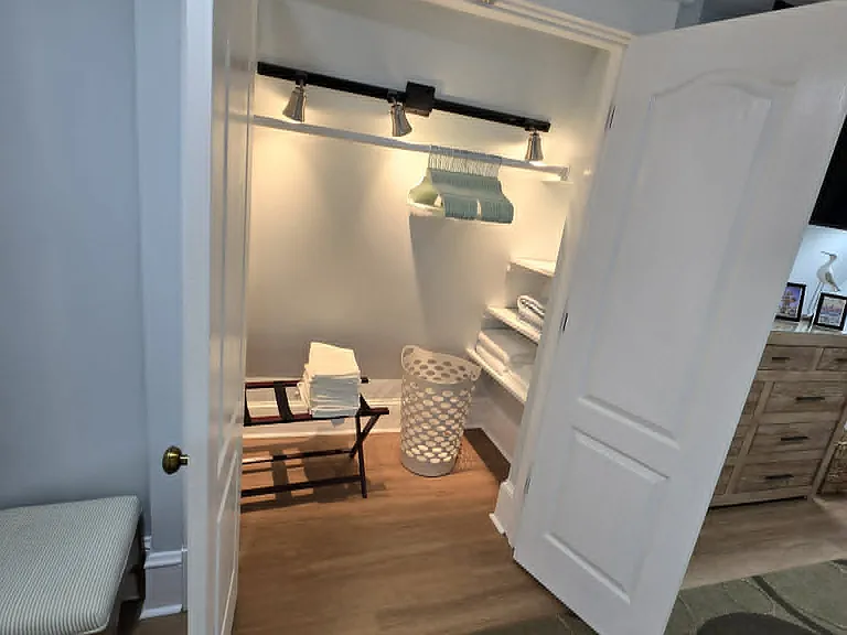 301 E Leicester Ave — Photo 11
