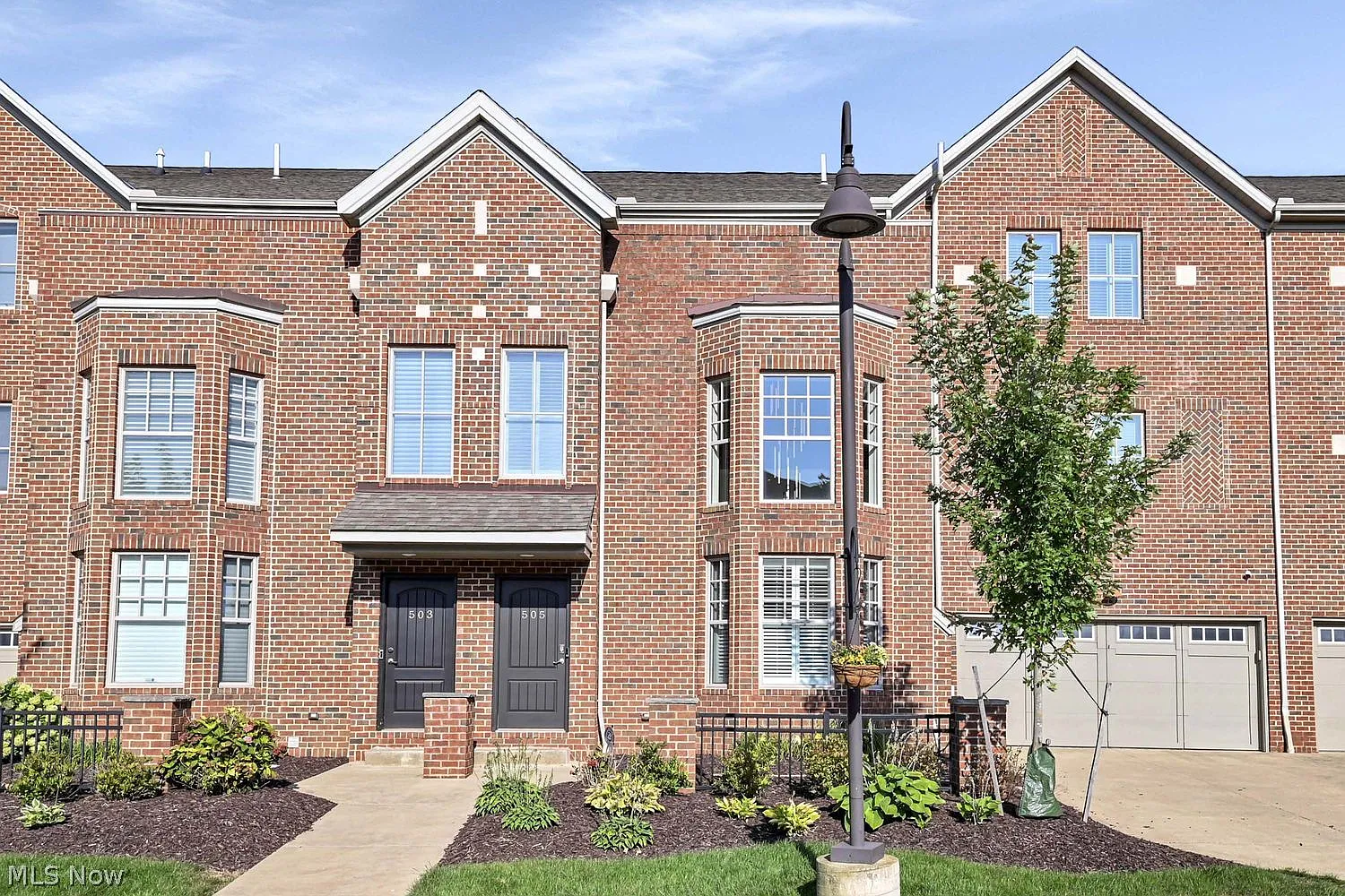 3 bed, 4.0 bath, 3448 sqft, $5,500 — Photo 1