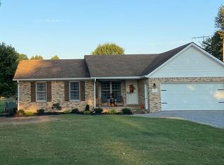 21 Paradise Ln, Metropolis, IL 62960